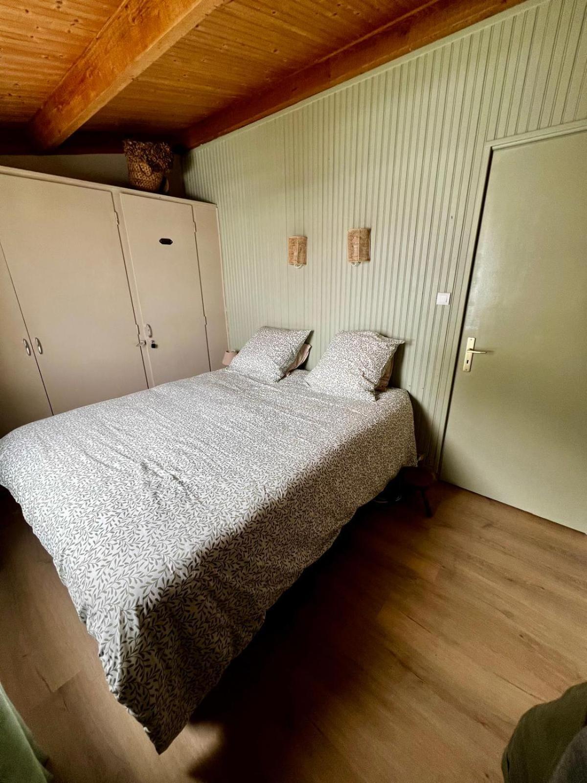 Hébergement de vacances Maison 3 Chambres, Terrasse Et Piscine *